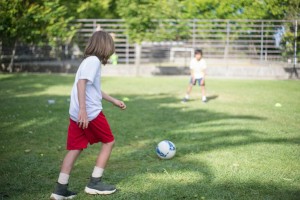 Cum să-ți faci copilul interesat de fotbal: sfaturi și recomandări