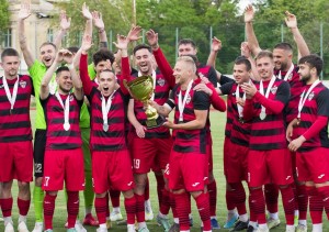 ФК 'Флорешть' были вручены золотые медали и Кубок за победу в Лиге 1