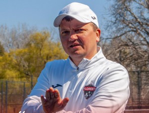 Николай Цуркан: "К сожалению, сейчас футболисты хотят получать деньги, а не зарабатывать их"